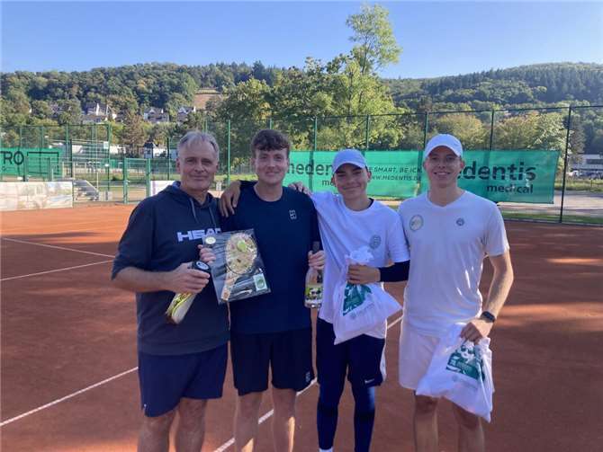 V.li. Frank Braun/ Timm Mahler (Sieger)/Leo Mahler/ Fritz Beckmann (Platz 2).