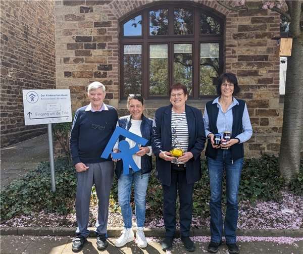 V.li. Franz Hock, Ulrike Ring-Scheel, Hilde Hock und Andrea Jahnen.  Foto: KSB Ahrweiler / Kim Reißland