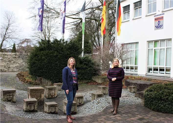 V.li. Gleichstellungsbeauftragte Julia Henecker und Bürgermeisterin Alexandra Marzi. Foto: privat