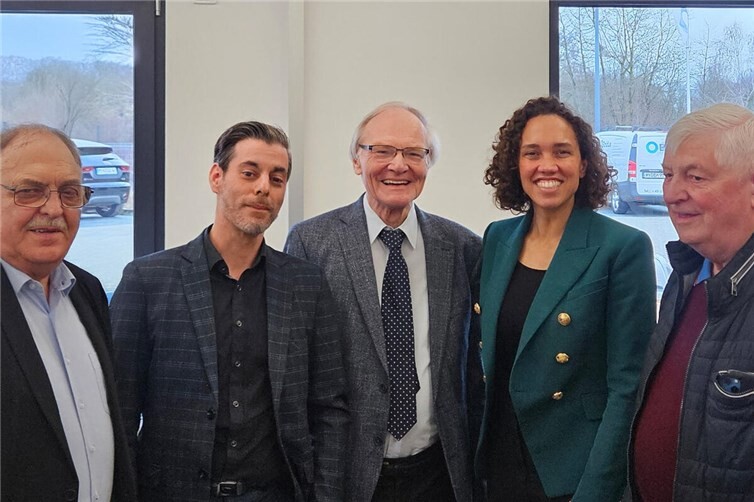V.li. Günther Bomm (stellv. Vorsitzender FDP Bendorf), Jan Wambach (Vorsitzender FDP Bendorf), Herbert Speyerer (Fraktionsvorsitzender FDP Bendorf), Nicole Büttner (Generalsekretärin der FDP), Karl-Otto Hahn.