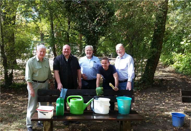 V.li. Hans-Werner Braun, Thorsten Schneider, Dr. Michael Gross, Rudi Oster und Walter Schneider.privat