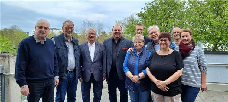 V.li. Hans-Werner Braun, Walter Schneider, Prof. Dr. Heinz-Günther Brock, Thorsten Schneider, Anne Schumann-Dreyer, Thorsten Henkel, Dr. Michael Gross, Birgit Korn-Möckel, Herbert Essers und Sabine Wieneke. Quelle: Karthäuser Bürgerverein