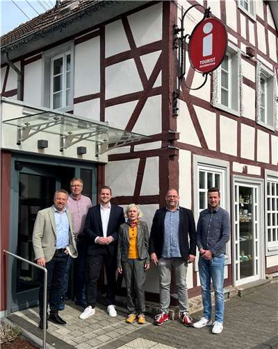 V.li. Hans-Werner Breithausen, Achim Braasch, Martin Diedenhofen, Katharina Deriks, Jürgen Hühner und Florian Fark. Quelle: Büro von Martin Diedenhofen