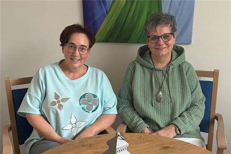Zwei Powerfrauen im Altenzentrum V.li. Heike Böhm und Inge Richtarsky. Foto: Caritasverband Westerwald-Rhein-Lahn e. V.