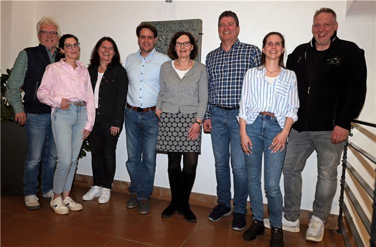 V.li. Heiner Hicking, Beatrice Pint, Angela Behla-Walter, Thomas Sebastian, Monika Krayer, Dirk Lenzen, Kim Uedelhoven und Jörg Nett. Foto: Werner Dreschers