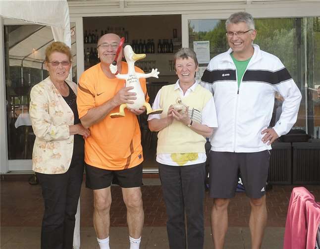 V.li. Inge Frosch, Werner Löer, Helga Hürlimann und Ralf Barnekow bei der Siegerehrung.privat