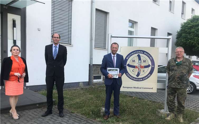 V.li.: Inge Heinisch, Ulrich Pongs (beide BAAINBw), Josef Oster und Dr. Stefan Kowitz.Quelle: Büro von Josef Oster