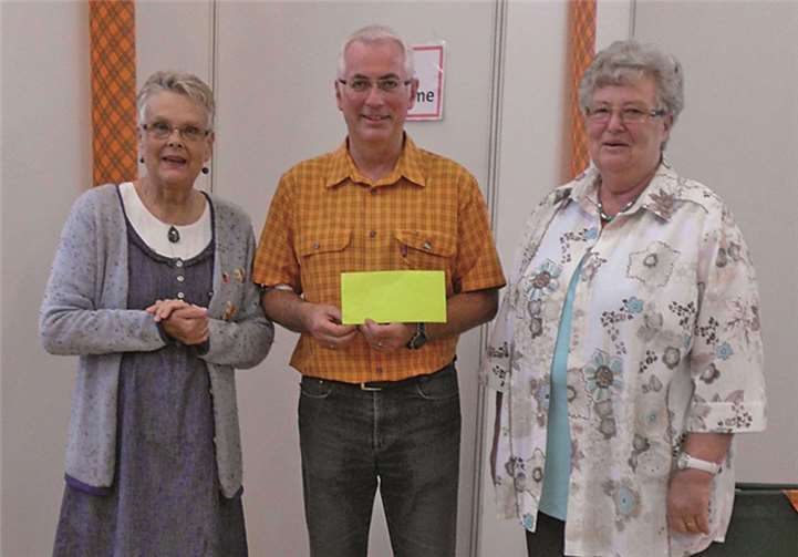 V.li. Inge Rusch, 1. Vorsitzende, Volker Mendel, Bürgermeister Verbandsgemeinde Puderbach und Renate Krüger , 1. Kassiererin.privat