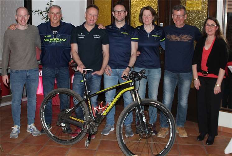 V.li. Ingo Auer, Fergus Neher, André Ricks, Ralf Berenhäuser, Christine Sohn, Volker Kludas und Ellen Dindorf. Foto: privat