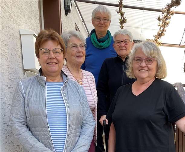 V.li. Ingrid Schaub, Eva Scheer, Maria Anders, Erika Wiegand und Helga Cornely. Foto: Helmut Cornely