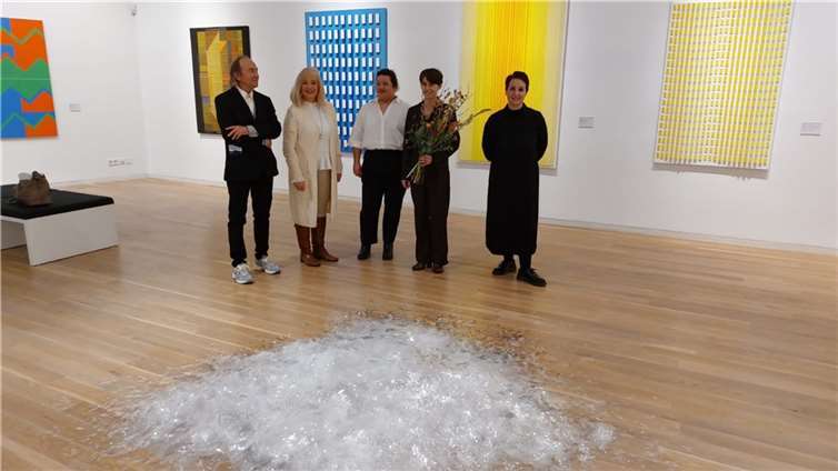 V.li. Joachim Becker, Jacqueline Diffring Collection, Dr. Margit Theis-Scholz, Dezernentin für Bildung & Kultur, Aylin Maggiarosa, Mittelrhein-Museum, Louise Lang, Antje Kraus, Wissenschaftliche Mitarbeiterin Mittelrhein-Museum. Foto: Mittelrhein-Museum, Sabine Brathuhn