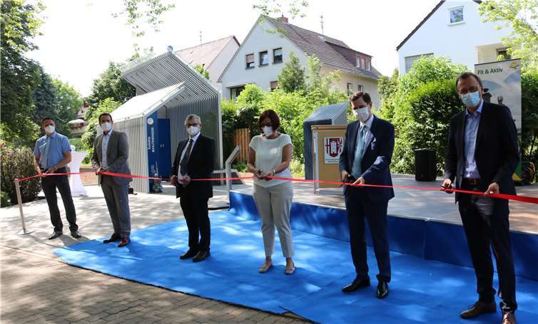 V.li. Jürgen Karbach, Ortsbürgermeister Kaltenengers, Thomas Przybylla, Bürgermeister der Verbandsgemeinde Weißenthurm, Landrat Alexander Saftig, Petra Dick-Walther, Staatssekretärin im rheinland-pfälzischen Ministerium für Wirtschaft, Verkehr, Landwirtschaft und Weinbau, Michael Güntner, Bundesministerium für Verkehr und digitale Infrastruktur und Josef Oster, Mitglied des Bundestages.Quelle: VG Weißenthurm