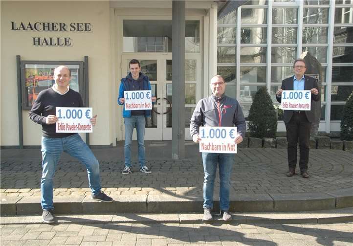 V.li. Jürgen Mittler, Nico Junglas und Reinhold Kahl von Nachbar in Not, Joachim Plitzko, Beigeordneter der Verbandsgemeinde.Quelle: Verbandsgemeinde Mendig