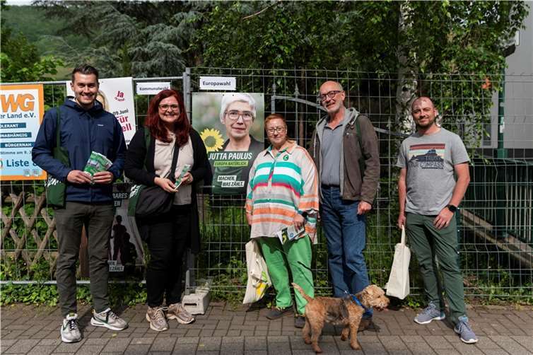 V.li. Julian Joswig, Pia Schellhammer, Ingrid Bäumler, Burkhard Karrenbrock und Christian Ott. Foto: Tine Kuncke