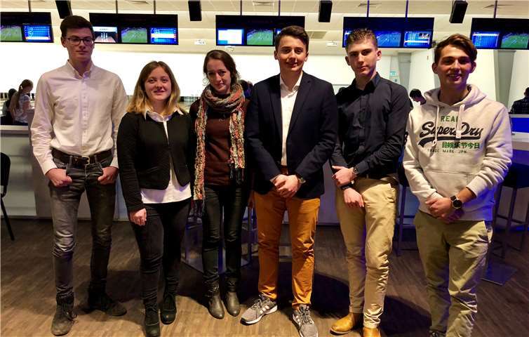 V.li. Julian Kreutz, Caroline Gerdhabing, Larissa Saar, Felix Keune, David Dekorsi und Bernhard Huth.privat