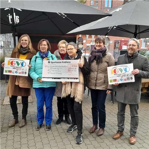 V.li. Jutta Mannebach, Anna-Brigitte Haars, Christa Puls, Vera Salvadori, Alexandra Neisius und Erwin Stickling. Quelle: IGVO