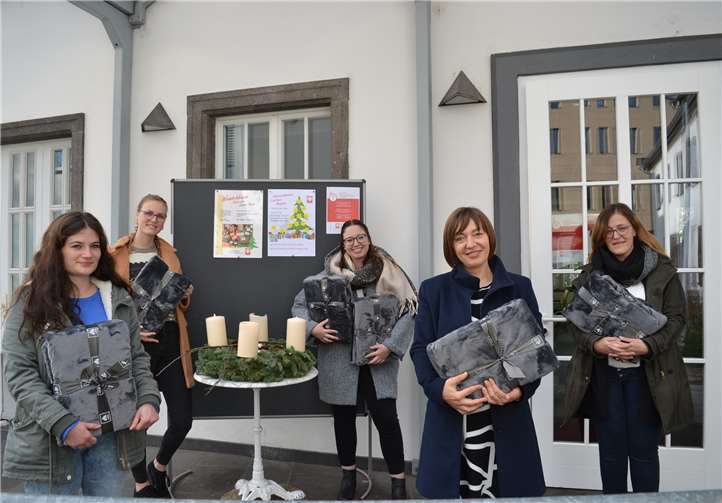 V.li. Karina Klee, Maike Hiester, Lea-Marie Faupel, Natalie Pauls und Kristina Mintgen.Foto: E.T. Müller