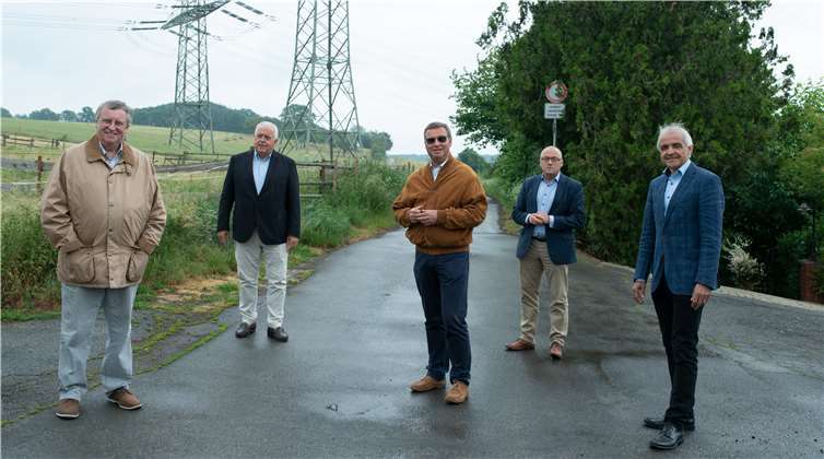 V.li. Karl-Heinz Sundheimer, Guido ernst MdL, Horst Gies MdL, Michael Schneider und Hans-Werner Adams vor Ort in Sinzig-Franken.Quelle: CDU Kreistagsfraktion Ahrweiler