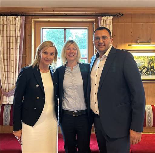 V.li. Kerstin Raclet (Landesgeschäftsführerin des Wirtschaftsrats RLP), Jenny Groß MdL, Musa Smakaj (Sektionssprecher Westerwald). Quelle: Büro von Jenny Groß