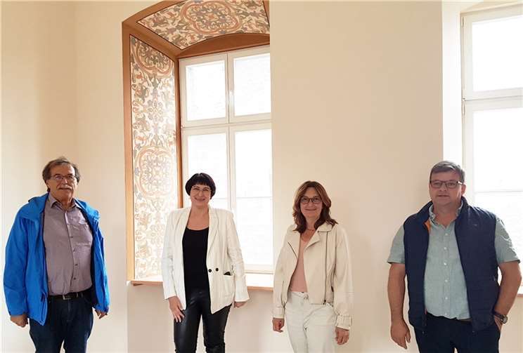 V.li. Klaus Bell, Anette Moesta MdL, Mechthild Heil MdB und Walter Kill besuchen die Alte Propstei in Kruft.Foto: privat