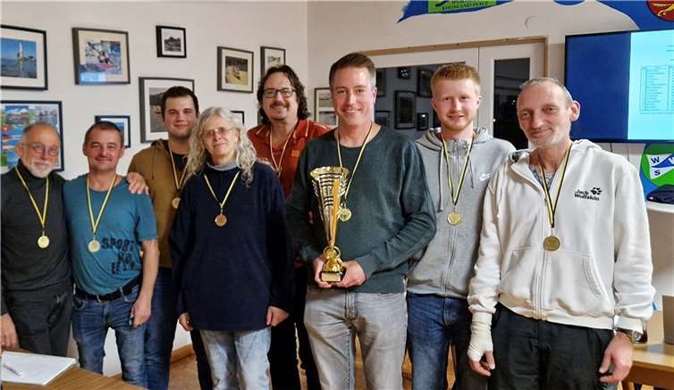 V.li. Klaus Marx, Jürgen Panek, Tobias Richter, Anja Mehnert, Jochen Ragouse, Christian Zentis, Florian Boes und Marc Sagorny. Foto: Thomas Arenz