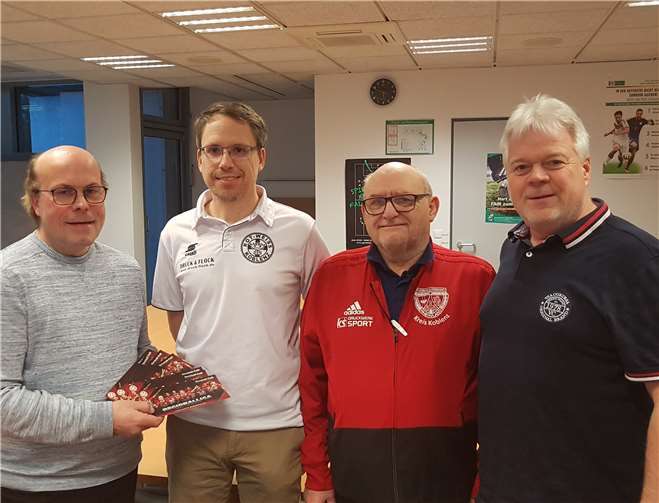 V.li. Kreisjugendleiter Ansgar Hasselberg, Thomas Jung - TUS Rot-Weiss Koblenz, Staffelleiter Erich Distelkamp und Staffelleiter Stephan Schuth.Quelle: Kreisjugendausschuss Koblenz