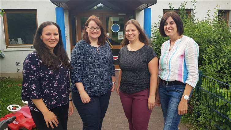 V.li. Kristina Hoff (Schriftführerin), Katja Hohn (Vorsitzende), Svenja Illmer (Geschäftsführerin) und Stefanie Geschwandtner (Besitzerin) leiten den Verein der Freunde und Förderer des Kindergartens am Schlossgraben. Foto: Horst Hohn