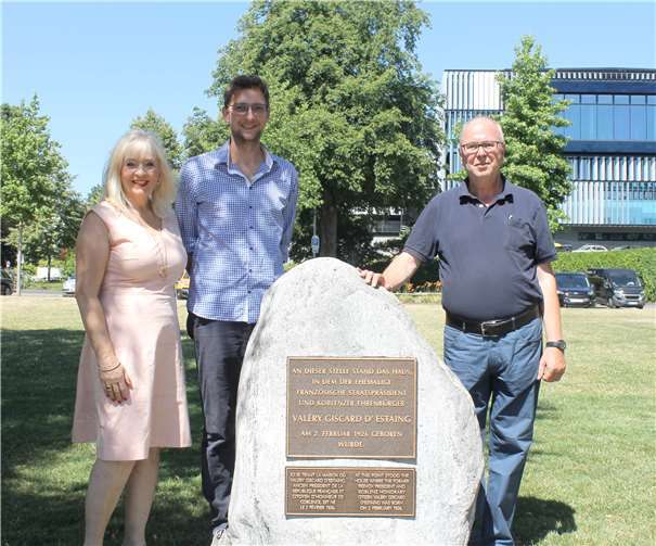 V.li. Kultur- und BildungsdezernentinDr. Margit Theis-Scholz, Vorsitzender desFreundschaftskreises Koblenz-Nevers Arno Schäfer, Mitarbeiter des Kultur- und Schulverwaltungsamtes Thomas Preußer.Quelle: Stadt Koblenz