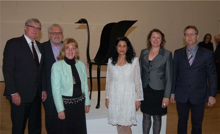 V.li. Landrat Sebastian Schuster, Michael Solf, Jury-Mitglied und Mitinitiator des Rheinischen Kunstpreises, Dr. Gabriele Uelsberg, Direktorin des LVR-LandesMuseums Bonn und Vorsitzende der Kunstpreis-Jury, Kunstpreisträgerin Zipora Rafaelov, Anne Henk-Hollstein, 1. stv. Vorsitzende der Landschaftsversammlung Rheinland, und Kulturdezernent Thomas Wagner.privat