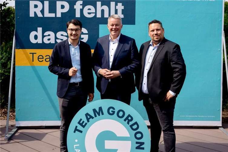 V.li. Landtagskandidat für den Wahlkreis Koblenz Philip Rünz, CDU-Spitzenkandidat Gordon Schnieder und Landtagskandidat für den Wahlkreis Lahnstein/Koblenz Andreas Birtel bei der Kampagnenklausur der rheinland-pfälzischen CDU.  Foto: Paul Schneider
