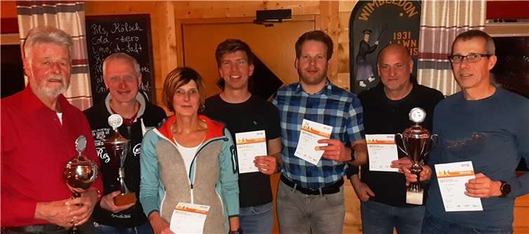 V.li. Lauftreff Chef KW Kunz, Jörg Dittrich, Heike Blum, Jendrik Graß, Michael Hoben, Gerd Dilthey, Peter Conrads. Foto: Dietrich Rockenfeller