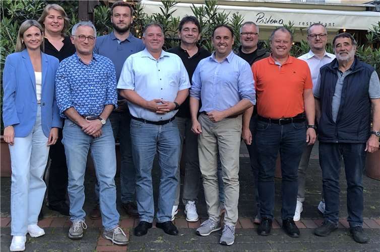 V.li. Laura Richert, Annette Breitkreutz, Achim Reick, Christian Schuth, Marco Kneip, Christoph Bartmann, Jens Firmenich, Martin Spitzley, Jörg Johann, Frank Weiland und Werner Merkenich. Auf dem Foto fehlen Manfred Frickel, Helmut Hannes und Susanne Hartmann-Etzkorn. Quelle: CDU Rhein-Mosel