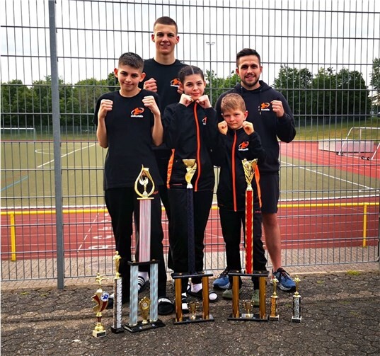 V.li. Leo Stach, Till Wagner, Xenia Stach, Jonas Ewy und Marco Mosdzien.