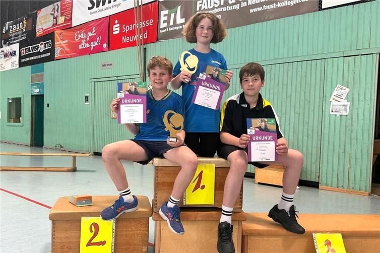 V.li. Leonas Hürter, Alina Faber, Leonard Metzdorf.