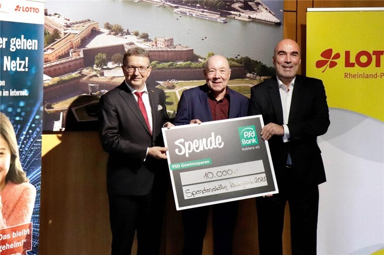 V.li. Lotto-Geschäftsführer Jürgen Häfner, Lotto-Stiftungsvorsitzender Magnus Schneider und PSD-Bank Vorstandsvorsitzender Björn Engelmann.