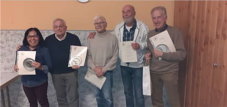 V.li. Lyza Czepy, Wolf-Dieter Czepy, Peter Werno, Peter Mosch und Hans-Peter Müller- allesamt geehrte Mitglieder.Fotos: privat