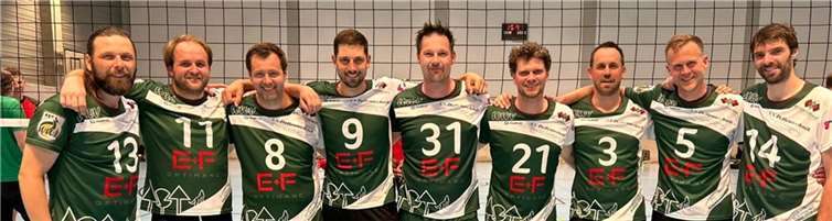 V.li. Marc Dilly, Simon Krippes, Sebastian Korbach, Manuel Lohmann, Sebastian Richter, Frieder Reinhardt, Steffen Siry, Christoph Heibel, Peter Wagler. Foto: Westerwald Volleys