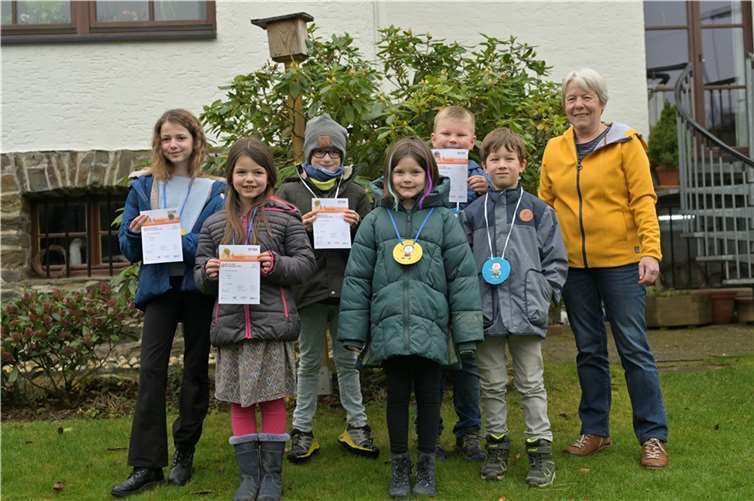 V.li. Marie Staffel, Sina Staffel, Emil Fischbach, Linda Göttlich, Moritz Dittrich und Lars von Essen. Quelle: TV Rengsdorf
