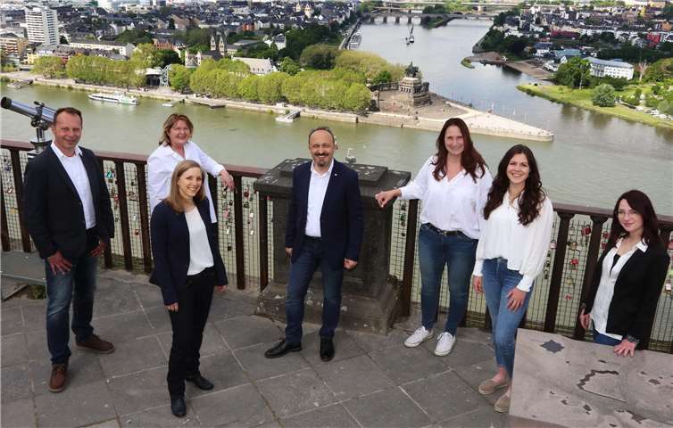 V.li. Markus Friedel, Petra Belzer, Stefanie Majer, Ali Yener, Elke Kuhn, Johanna Wellmann und Mara Latus.Quelle: IGM Koblenz