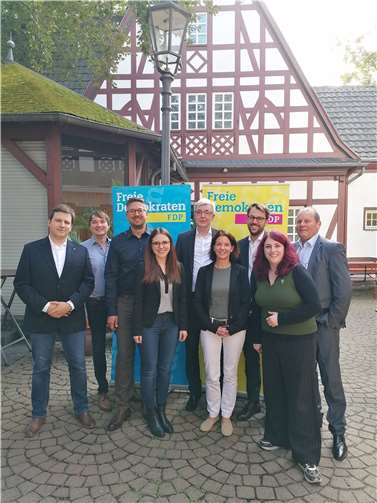 V.li. Markus Schreyer, Christian Kipping, David Hennchen, Martina Gondro, Sven Schillings, Arabella Quirmbach, Hubertus Hacke, Claudia Kriebs und Christoph Schöll. Foto: Jorien Hennchen