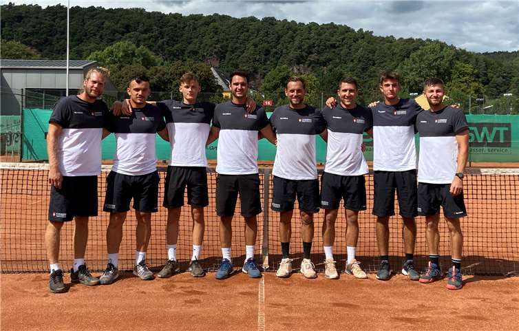 V.li. Martin Boros, Pablo Salamanca, Simon Hüttner, Jan-Paul Simon, Lars Wellmann, Jonas Zabel, Vilislav Bonev, Lukas Havranek.Quelle: TC Oberwerth