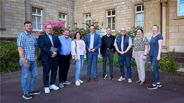 V.li. Maximilian Janz, Johannes Palm, Hartmut Dressel, Katja Platten, Dr. Alexander Wilhelm, Dr. Thomas Luedtke, Peter J. Schroeder, Iris Hiller und Anja Langenbahn. Quelle: FWG Andernach