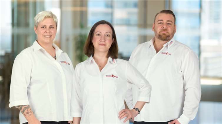 V.li. Nadine Danek, Miriam Pallentin und Marco Scherer von Pflegedienst 1A Pflegemax 24h GmbH. Quelle: 1A Pflegemax 24h GmbH