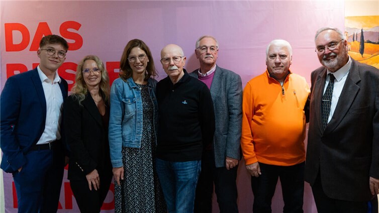 V.li. Nick Quint, Sandra Hansen-Spurzem, Sabine Bätzing-Lichtenthäler, Norbert Hansen, Rudolf Theisen, Ali Kattan, Ulrich Böttinger. Foto: Tom Becker