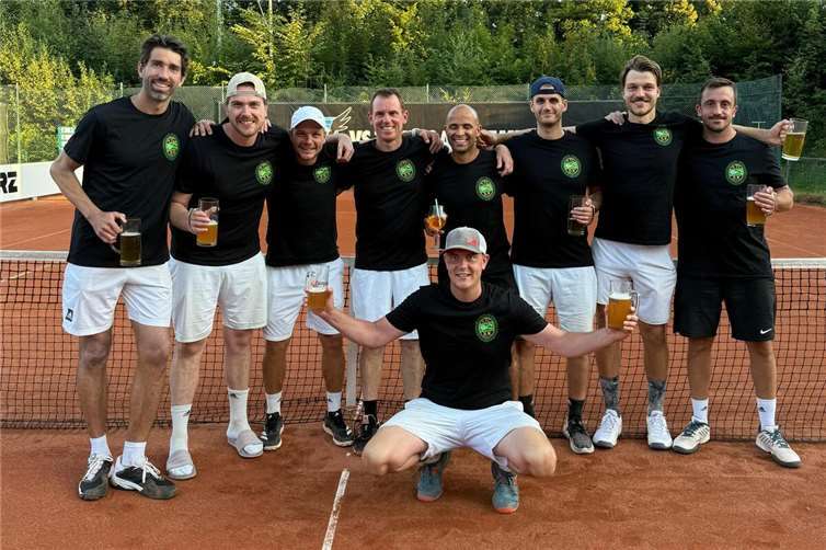 V.li. Nikolas Overkemping, Jonas Mahler, Philipp Gödtel, Mathieu Prouvost, Andreas Unger, Tim wendling (in der Hocke), Gerrit Frisch, Alexander Leeser, Philipp Michels. Foto: HTC, Luc De Smedt & Timm Mahler