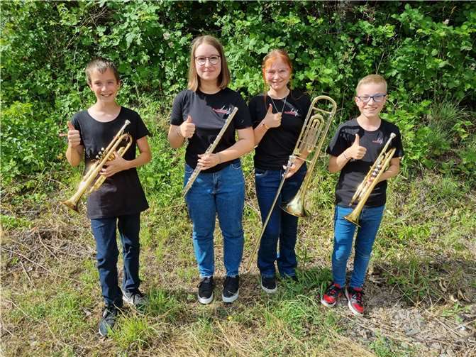 V.li. Noah Thelen, Nele Huppertz, Elisa Kunantz und Lennard Petrov. Quelle:Musikverein Löf