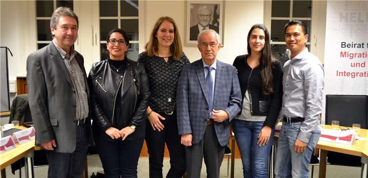 V.li. Oguzhan Oguz, Karima Faddane, Clara Röllinghoff (Geschäftsstelle) Vito Contento, Simona Canuto, Dirk Schaefer.Quelle: BMI