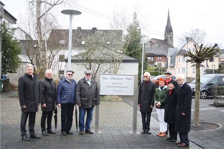 V.li. Oliver Feinauer, Volker Mendel, Hermann-Josef Jordan, Manfred Pees, Hermann Afflerbach, Johannes von Ahlefeldt, Christiane Bastian, Sigrid Afflerbach, Georg Afflerbach. Foto: privat
