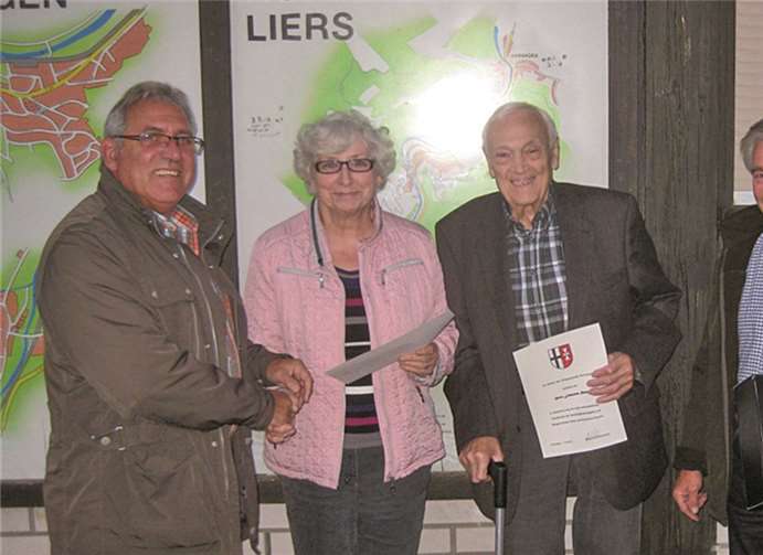 V.li. Ortsbürgermeister Hans-Josef Weber, Gerta Viernich, Johannes Pauly, Andreas Oldenburg, Hans-Jürgen Will nicht auf dem Bild Manfred Ulrich. UM