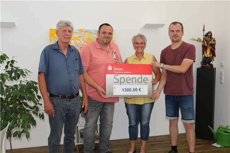 V.li. Ortsbürgermeister Helmut Lamp, stellvertretende Einrichtungsleitung Peter Held, Einrichtungsleitung Eva-Maria Hebgen und Maximilian Huf 1. Vorsitzender des Musikvereins Sessenhausen. Foto: DGKK